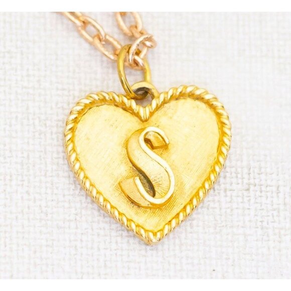 Vintage Heart Initial "S" Pendant Necklace 20 Inch - AB1 - Picture 1 of 3